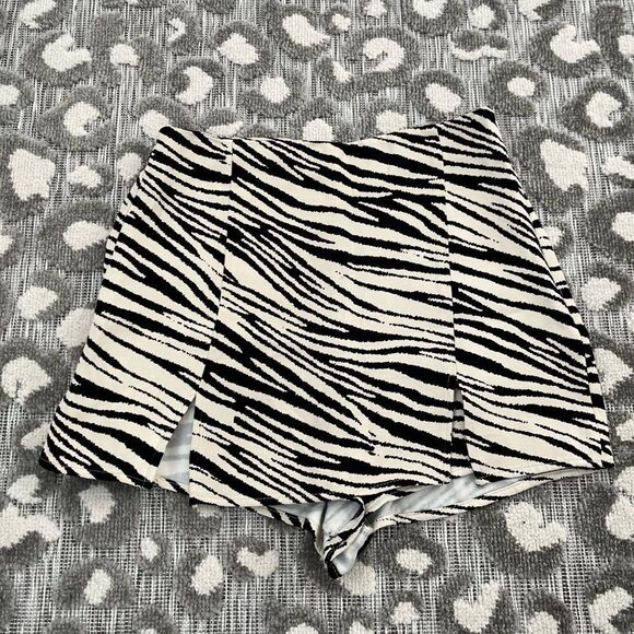 Zara Zebra Print Satin Effect Mini Skort - Picture 3 of 6